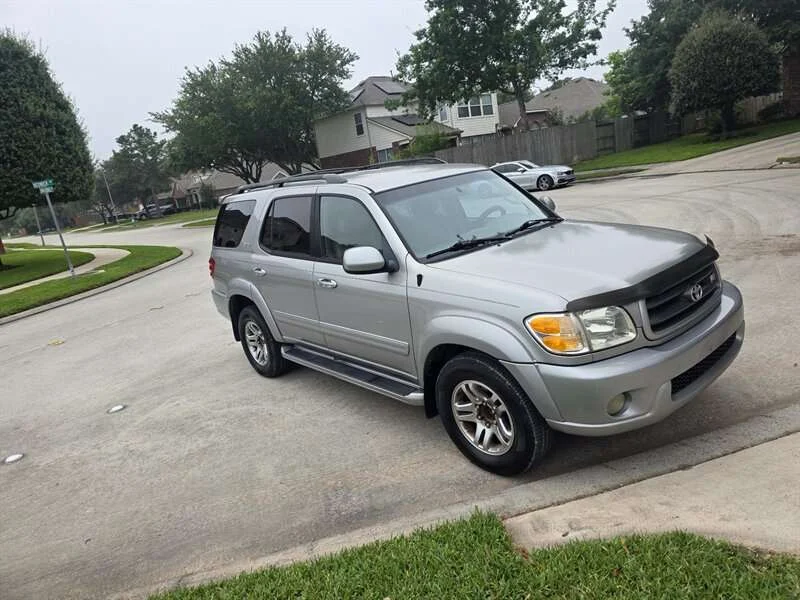 2004 Toyota Sequoia SR5