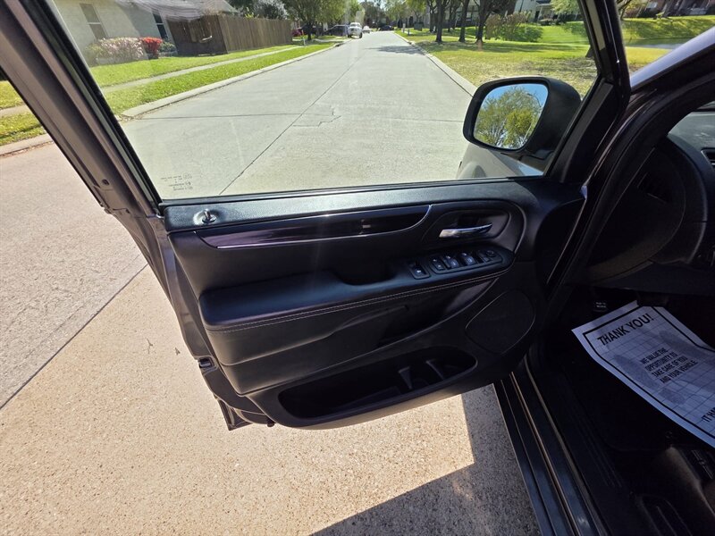 2017 Dodge Grand Caravan SE