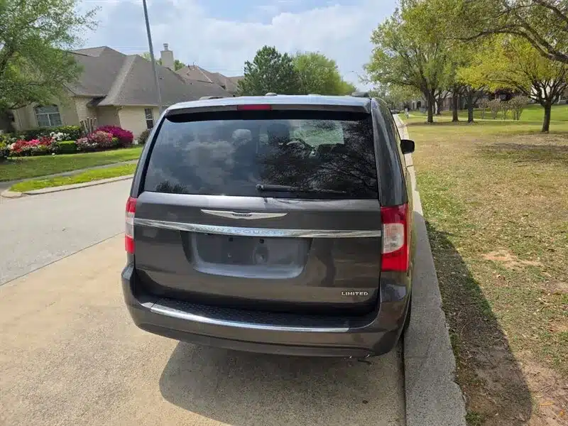 Rear tailgate and lighting design of the Town & Country