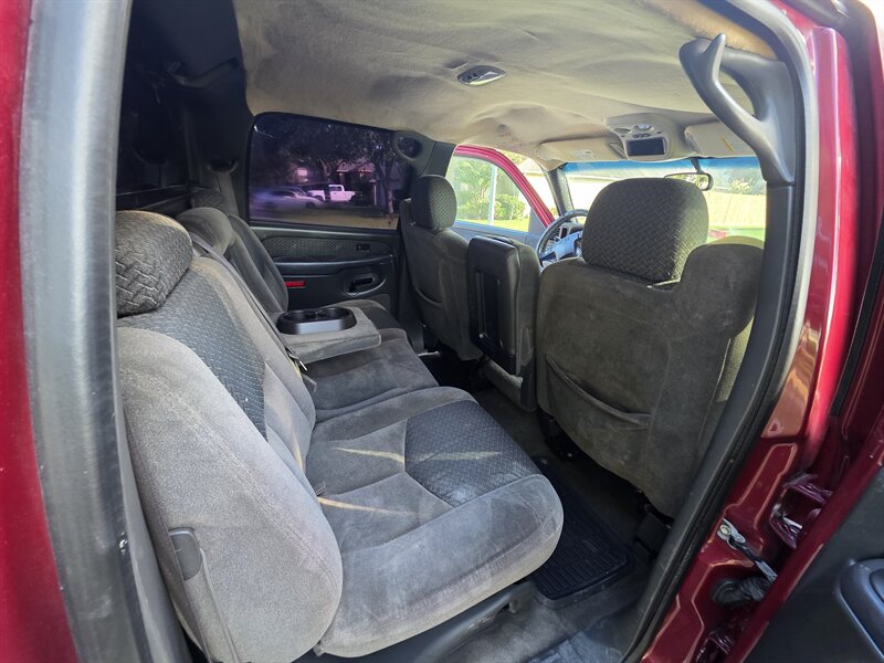 2004 Chevrolet Avalanche 1500 4dr 1500 Crew Cab SB