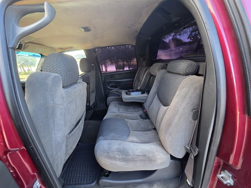 2004 Chevrolet Avalanche 1500 4dr 1500 Crew Cab SB