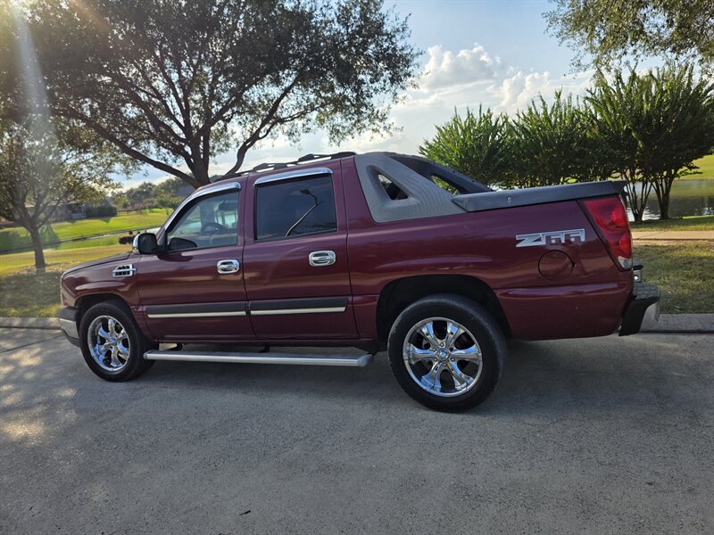 2004 Chevrolet Avalanche 1500 4dr 1500 Crew Cab SB