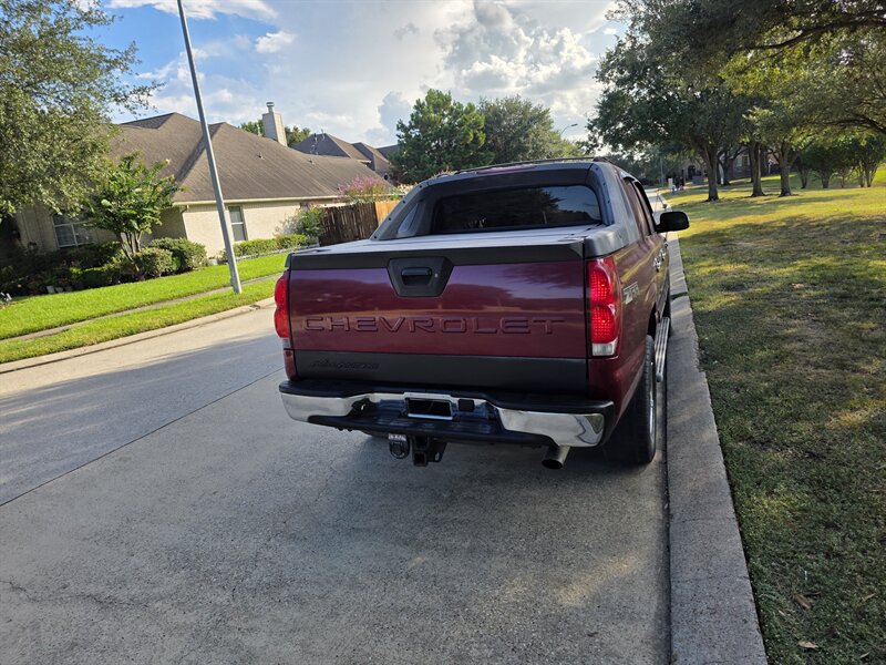 2004 Chevrolet Avalanche 1500 4dr 1500 Crew Cab SB