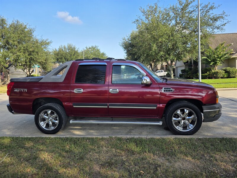 2004 Chevrolet Avalanche 1500 4dr 1500 Crew Cab SB