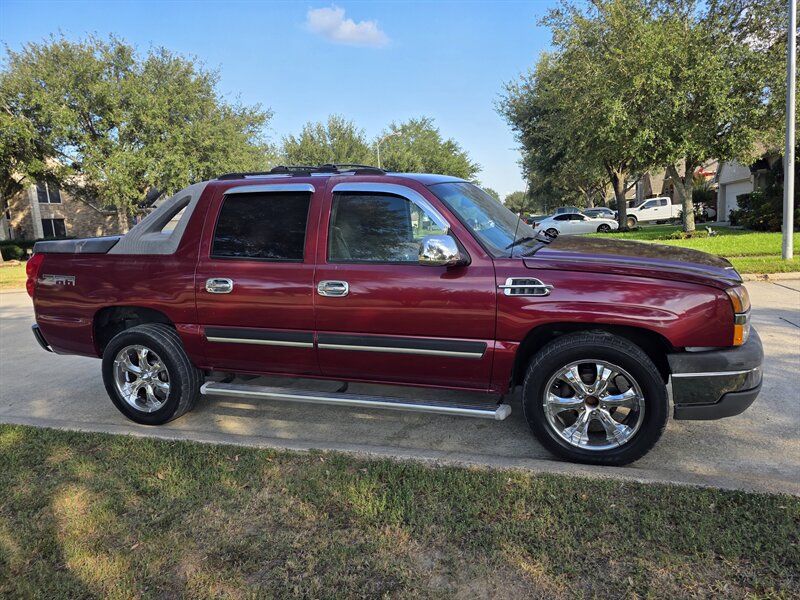 2004 Chevrolet Avalanche 1500 4dr 1500 Crew Cab SB
