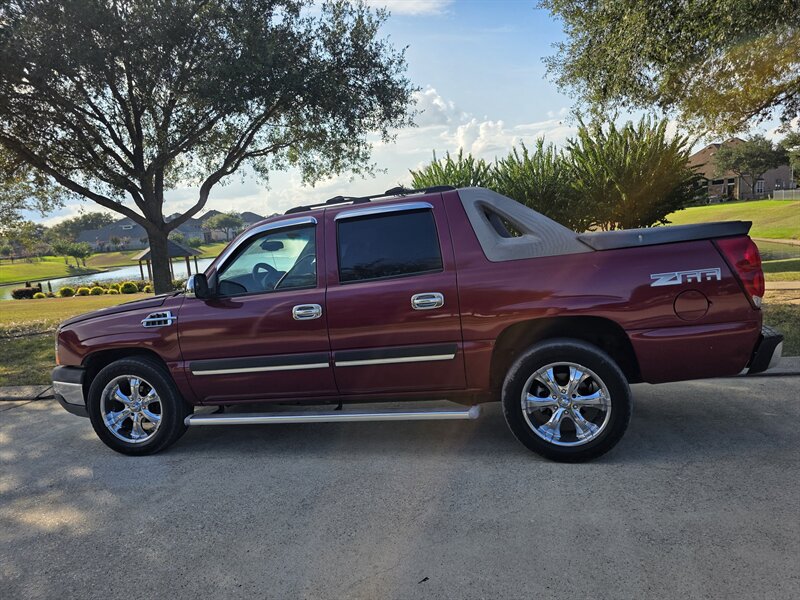 2004 Chevrolet Avalanche 1500 4dr 1500 Crew Cab SB