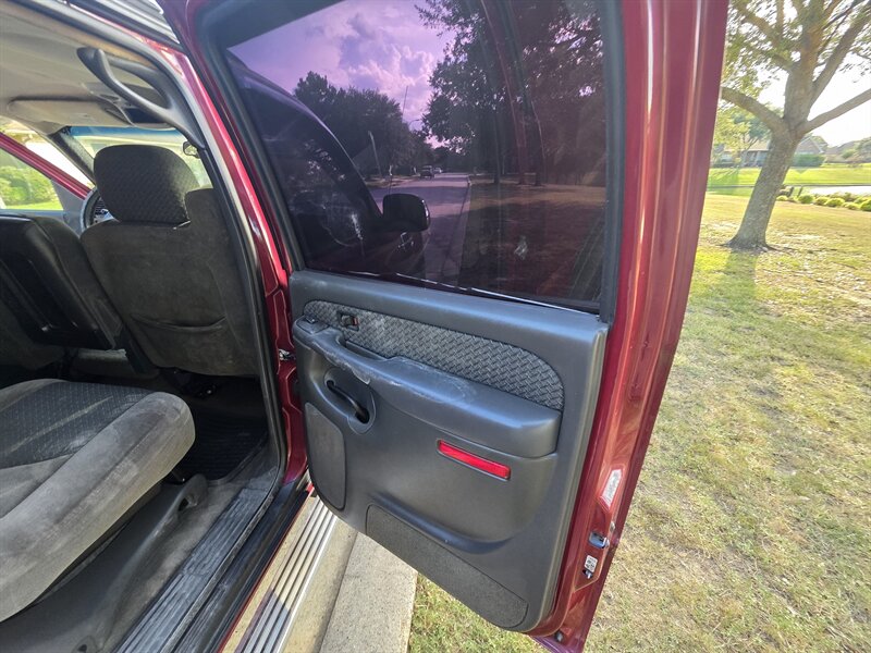 2004 Chevrolet Avalanche 1500 4dr 1500 Crew Cab SB