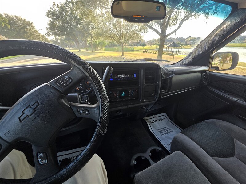 2004 Chevrolet Avalanche 1500 4dr 1500 Crew Cab SB