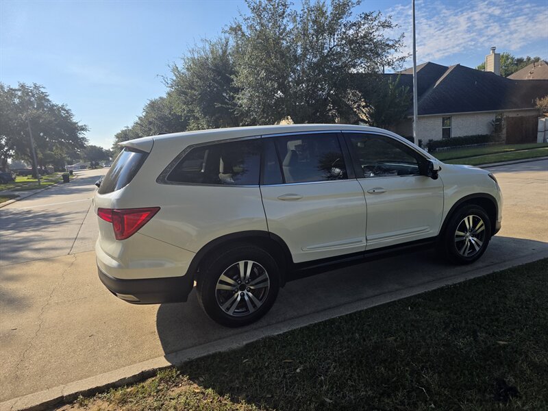 2017 Honda Pilot EX