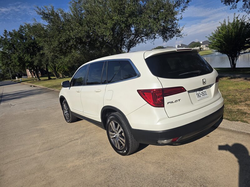 2017 Honda Pilot EX