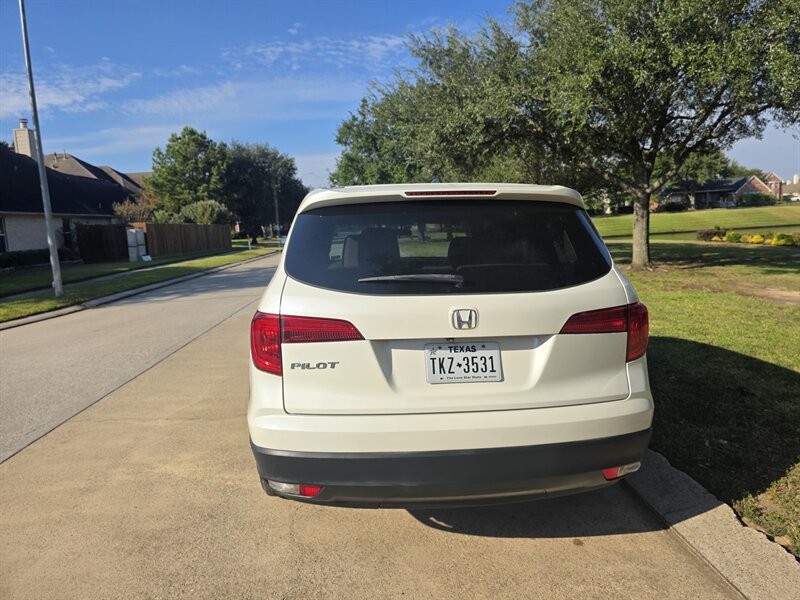 2017 Honda Pilot EX