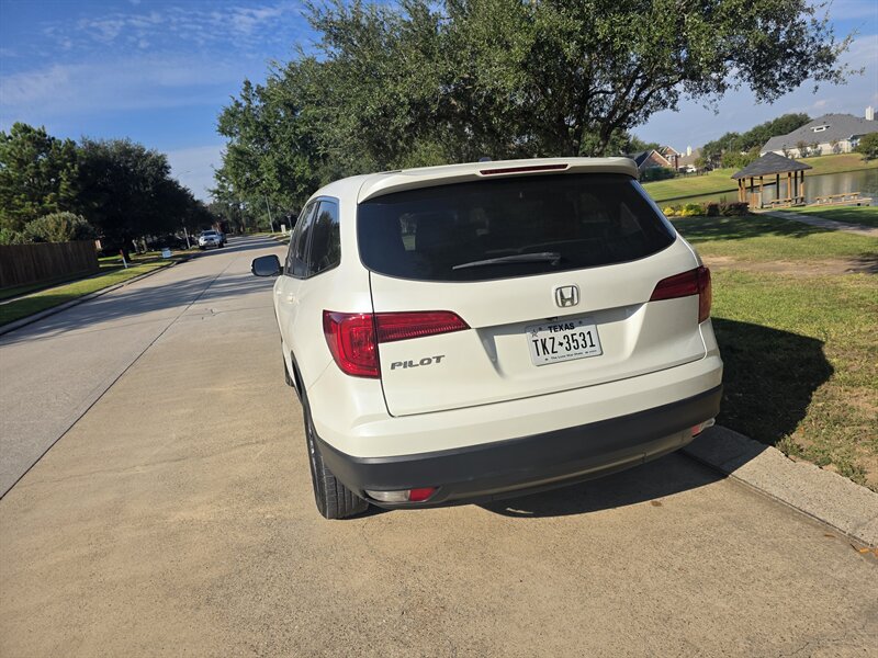 2017 Honda Pilot EX