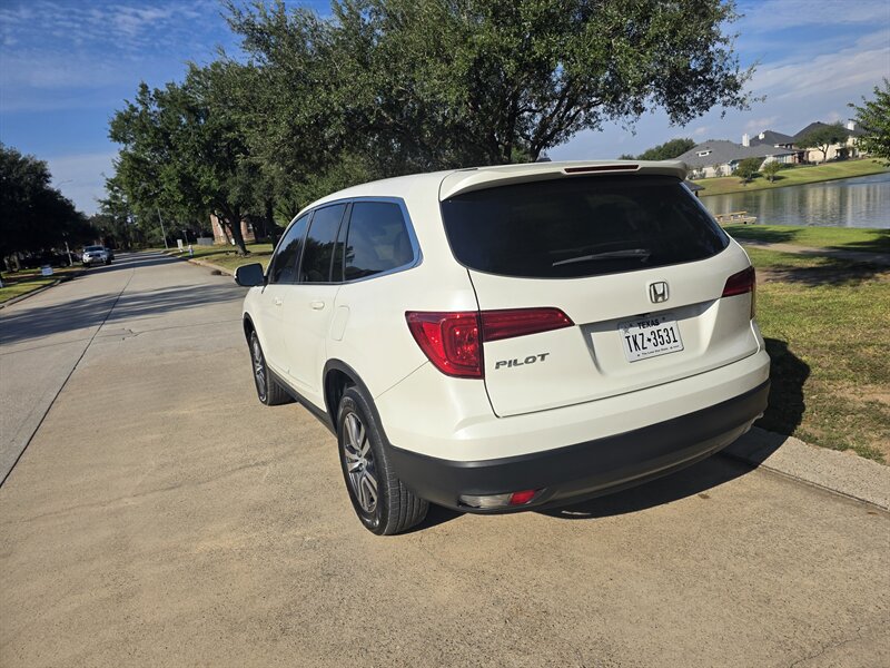 2017 Honda Pilot EX