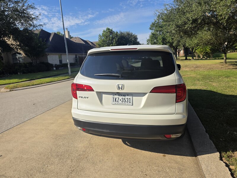2017 Honda Pilot EX