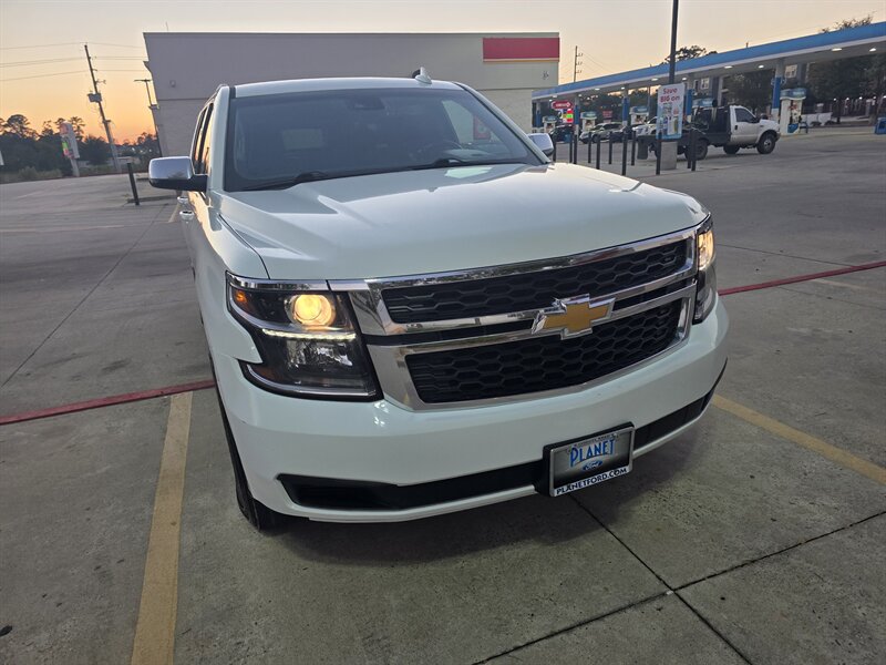 2017 Chevrolet Suburban LT - Photo 22