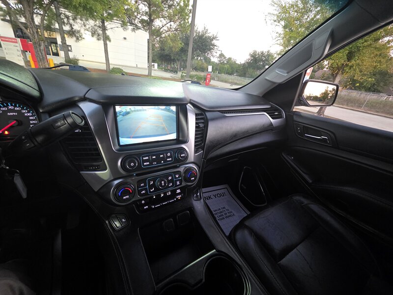 2017 Chevrolet Suburban LT - Photo 37