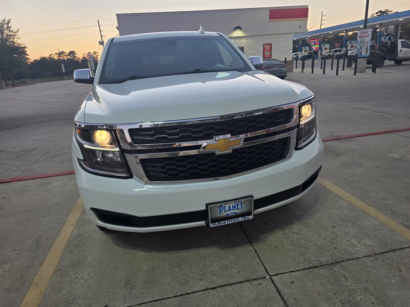 2017 Chevrolet Suburban LT - Photo 25