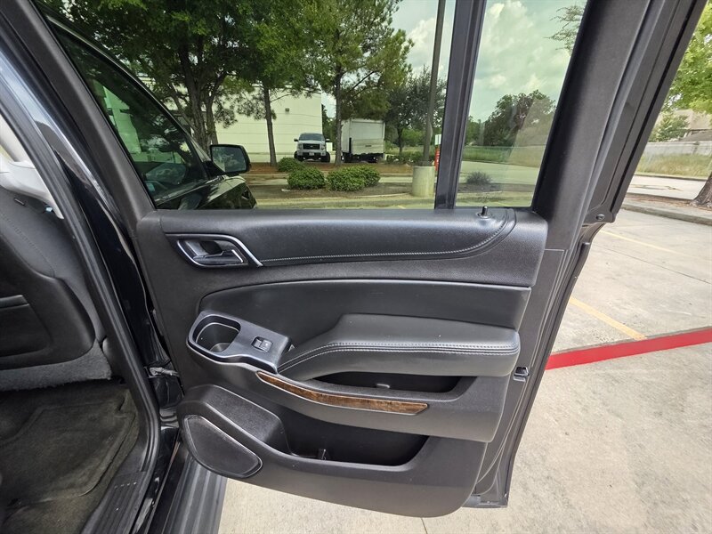 2015 Chevrolet Suburban LS - Photo 31