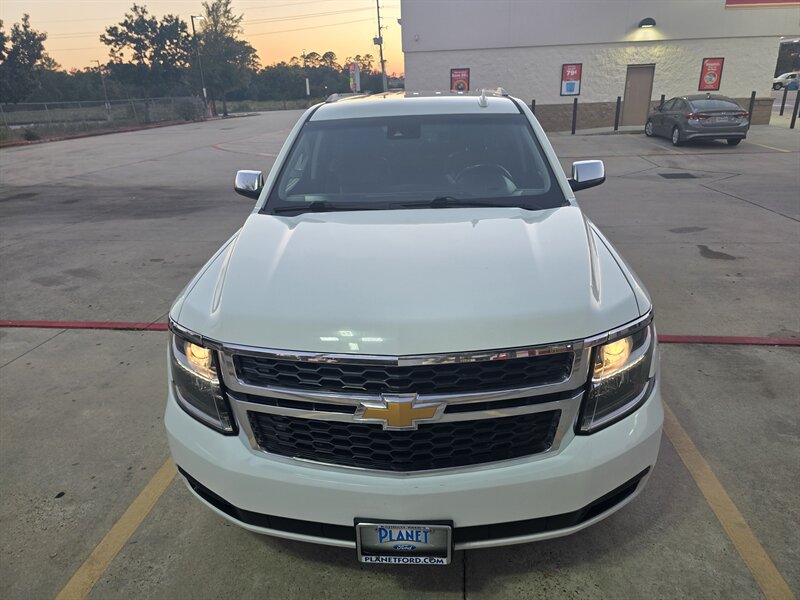 2017 Chevrolet Suburban LT - Photo 23