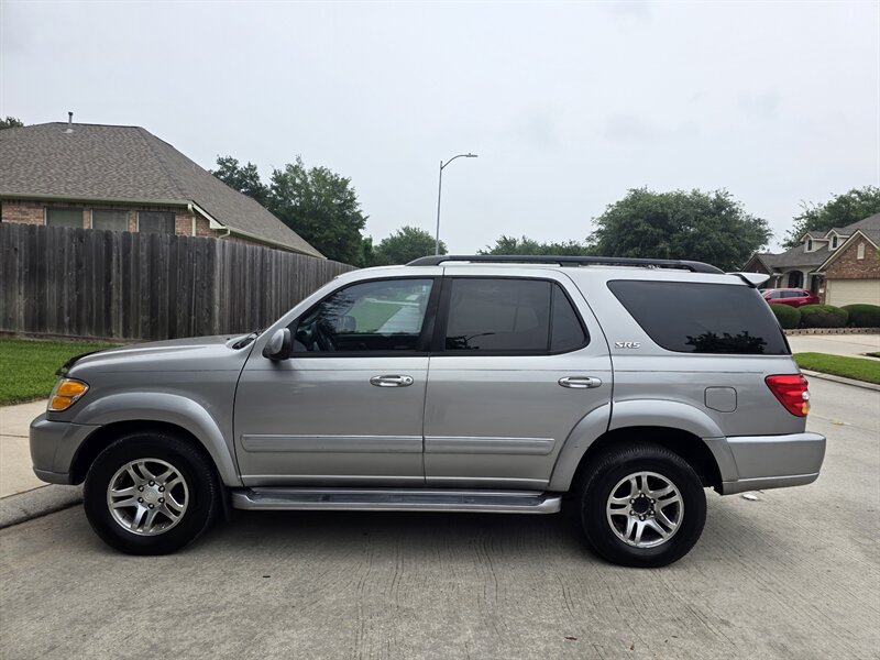 2004 Toyota Sequoia SR5