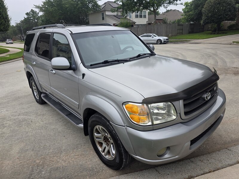 2004 Toyota Sequoia SR5