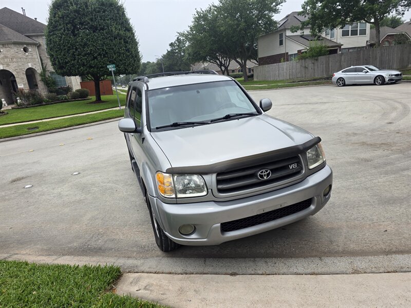 2004 Toyota Sequoia SR5