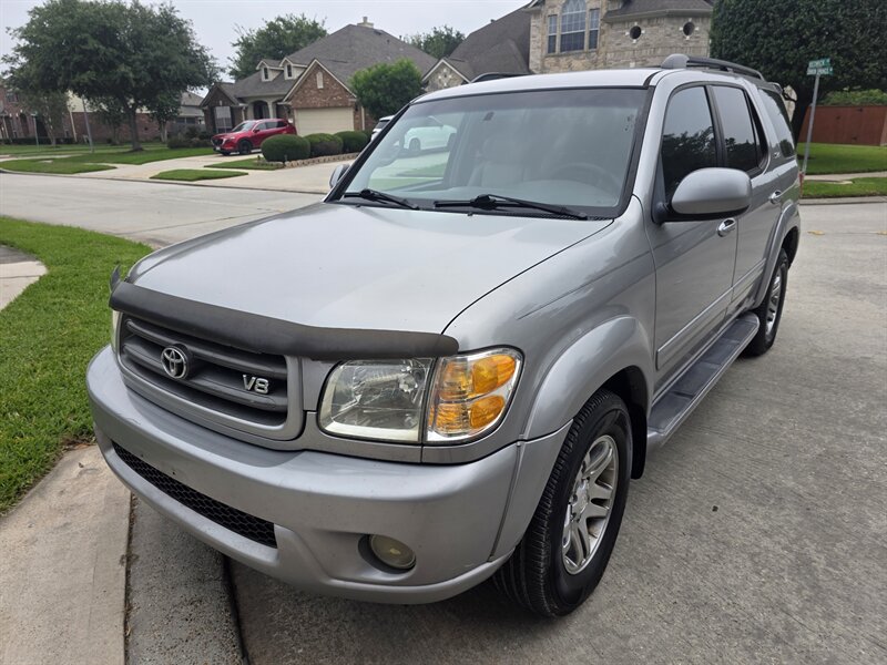 2004 Toyota Sequoia SR5