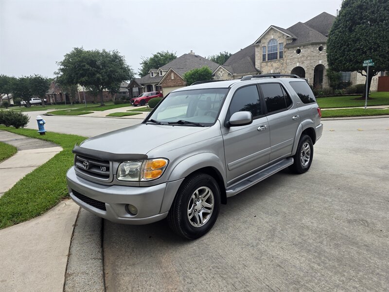 2004 Toyota Sequoia SR5
