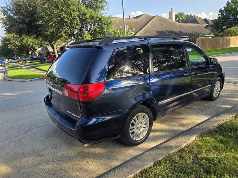 2007 Toyota Sienna XLE Limited 7-Passenger