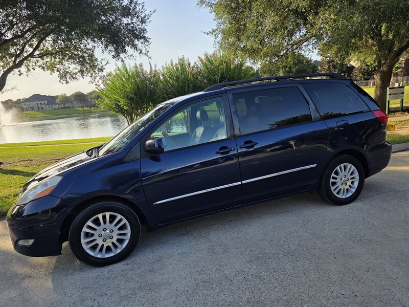 2007 Toyota Sienna XLE Limited 7-Passenger