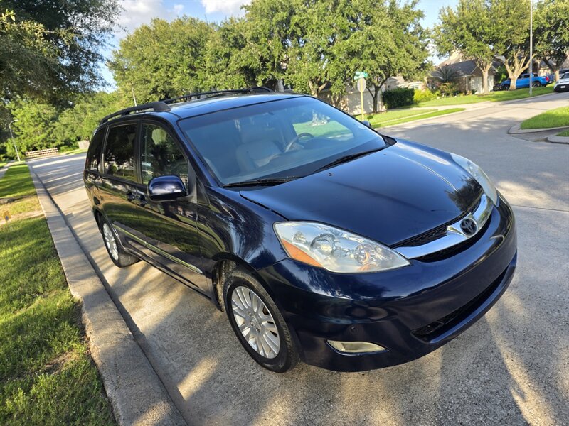 2007 Toyota Sienna XLE Limited 7-Passenger