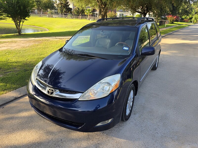 2007 Toyota Sienna XLE Limited 7-Passenger