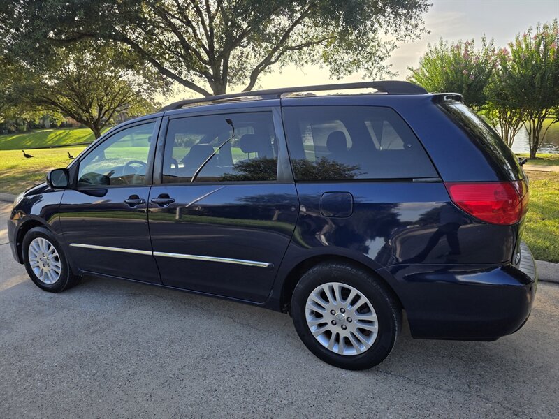 2007 Toyota Sienna XLE Limited 7-Passenger
