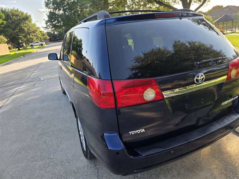 2007 Toyota Sienna XLE Limited 7-Passenger