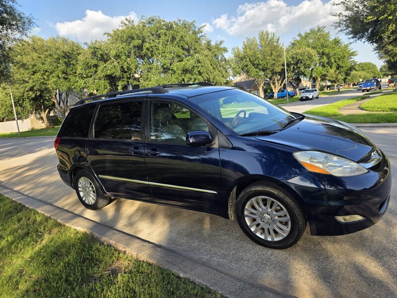 2007 Toyota Sienna XLE Limited 7-Passenger