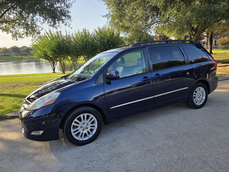 2007 Toyota Sienna XLE Limited 7-Passenger