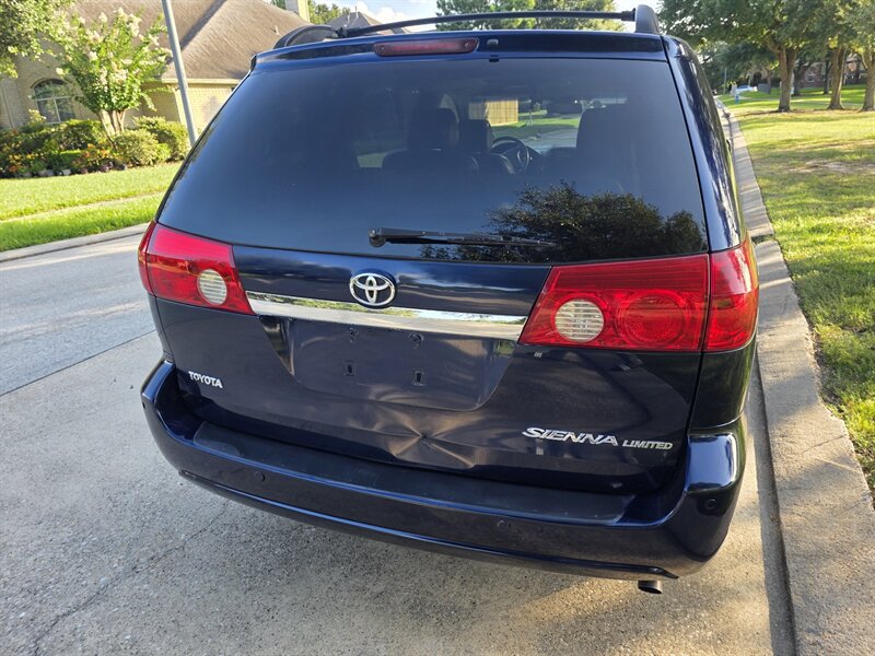 2007 Toyota Sienna XLE Limited 7-Passenger