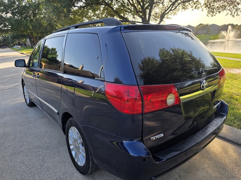 2007 Toyota Sienna XLE Limited 7-Passenger