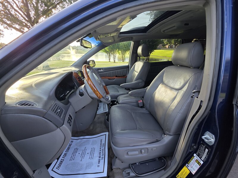 2007 Toyota Sienna XLE Limited 7-Passenger