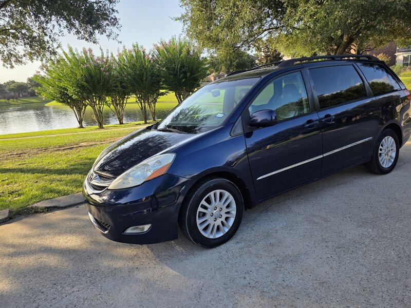 2007 Toyota Sienna XLE Limited 7-Passenger