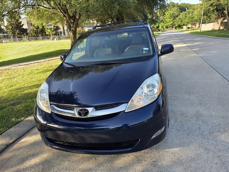 2007 Toyota Sienna XLE Limited 7-Passenger