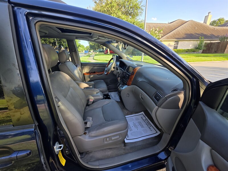 2007 Toyota Sienna XLE Limited 7-Passenger