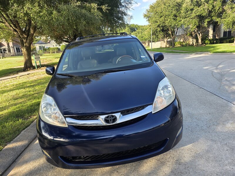 2007 Toyota Sienna XLE Limited 7-Passenger