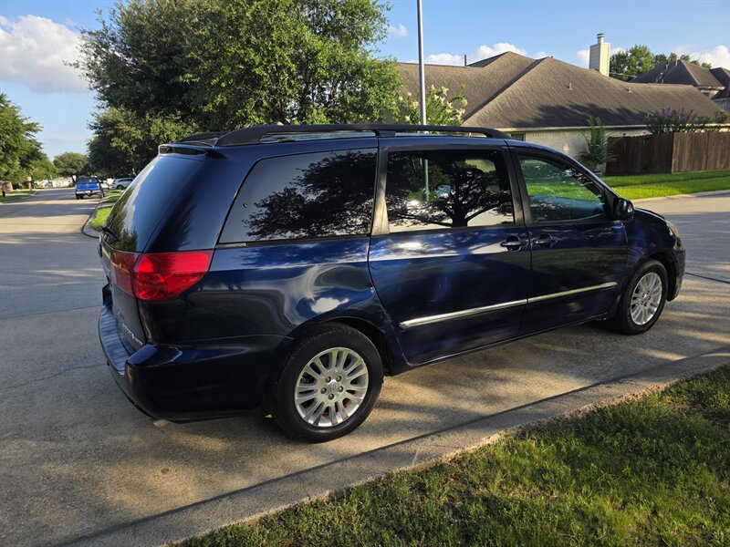 2007 Toyota Sienna XLE Limited 7-Passenger