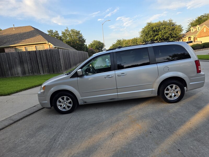 2008 Chrysler Town and Country Touring