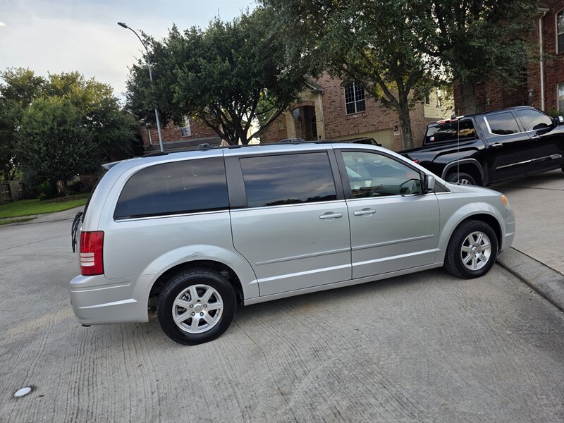 2008 Chrysler Town and Country Touring