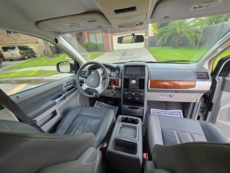2008 Chrysler Town and Country Touring
