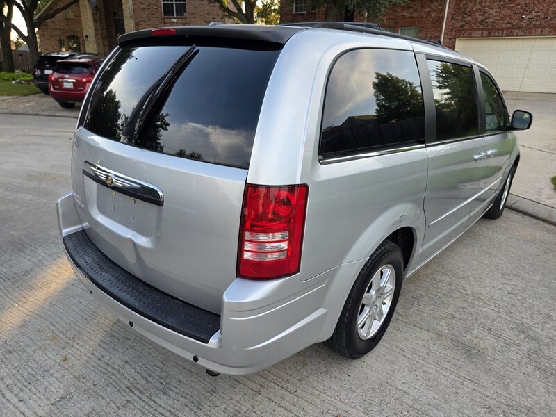 2008 Chrysler Town and Country Touring