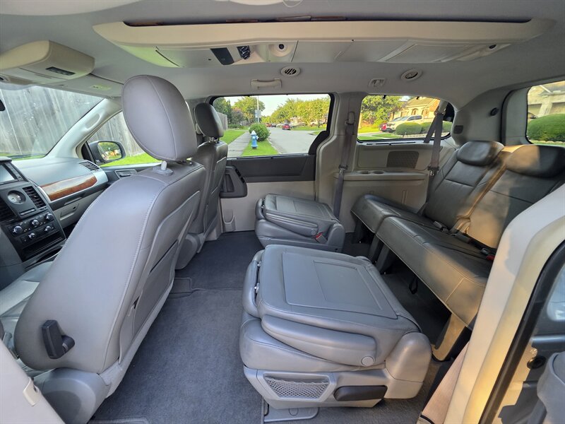 2008 Chrysler Town and Country Touring