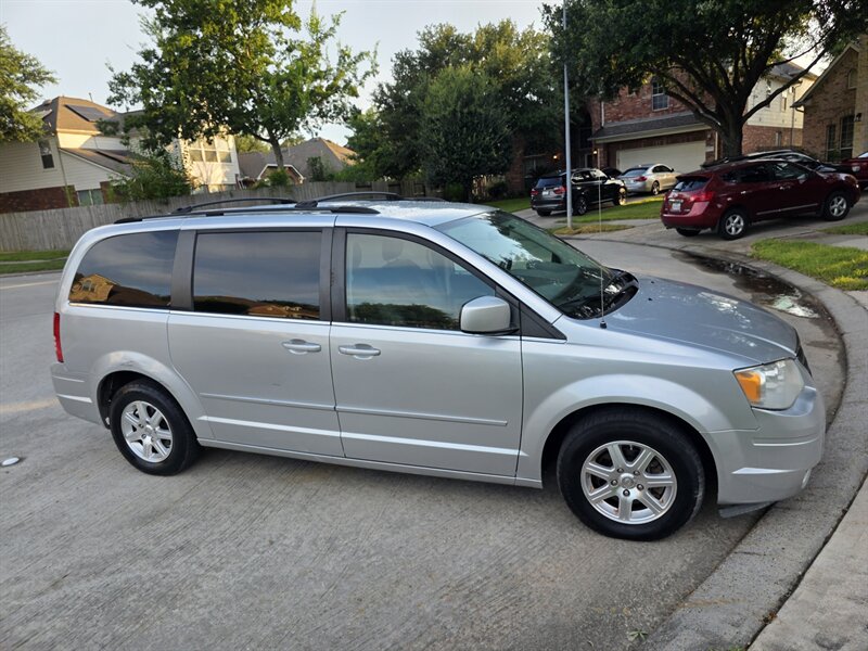 2008 Chrysler Town and Country Touring